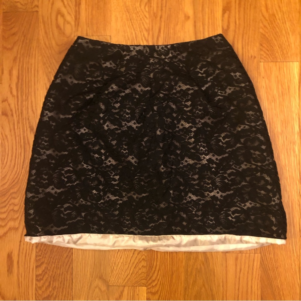 Nonoo Black Floral Lace Gold Hem Short Mini Skirt 2 XS